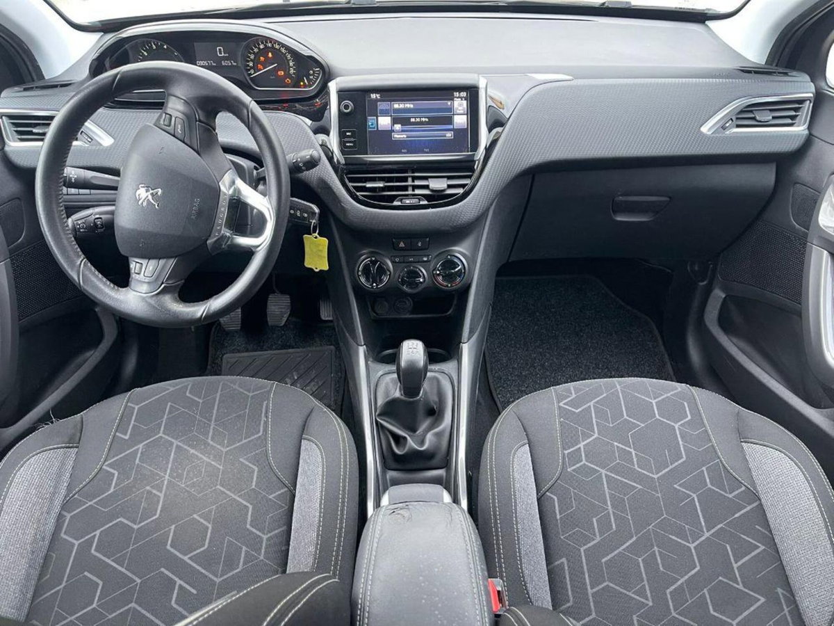 Peugeot 2008 VTi 82CV Active (5)