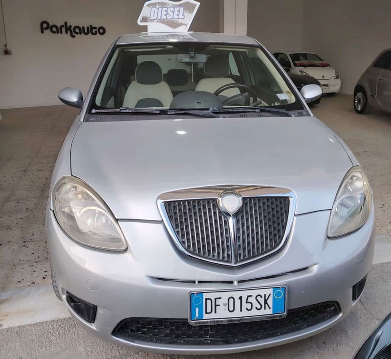 Lancia Ypsilon 1.3 MJT 75 CV Platino