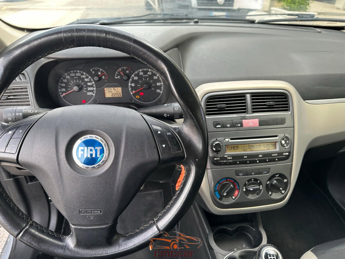 Fiat Grande Punto 1.3 MJT 90 CV 5 porte Emotion (6)