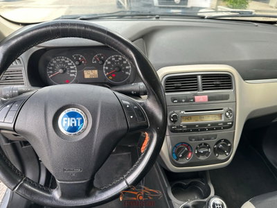 Fiat Grande Punto 1.3 MJT 90 CV 5 porte Emotion (6)