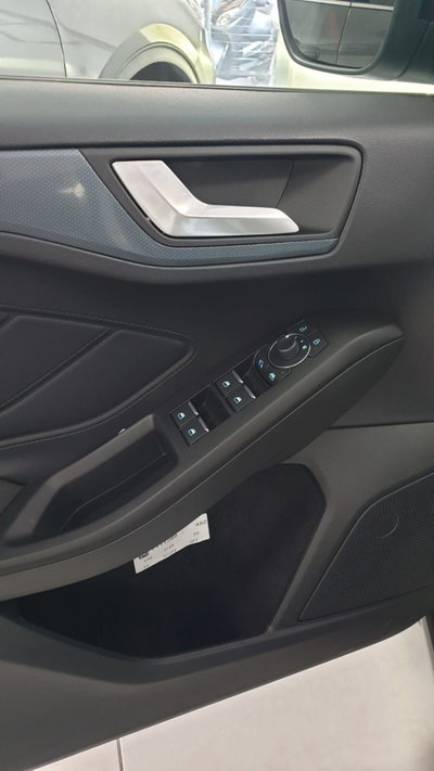 Ford Focus 1.0 EcoBoost Hybrid 125 CV Powershift 5p. Active X (17)