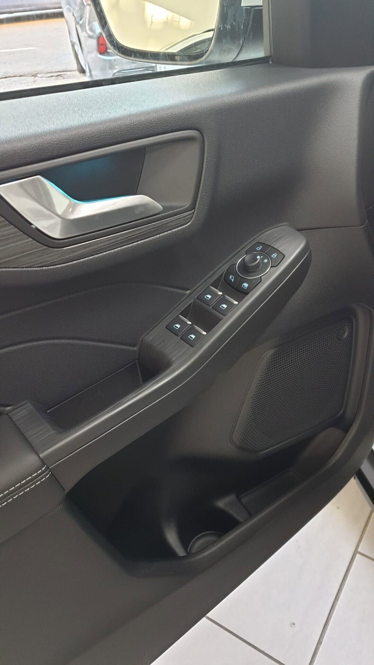 Ford Kuga 2.5 Full Hybrid 190 CV CVT 2WD ST-Line Design (17)
