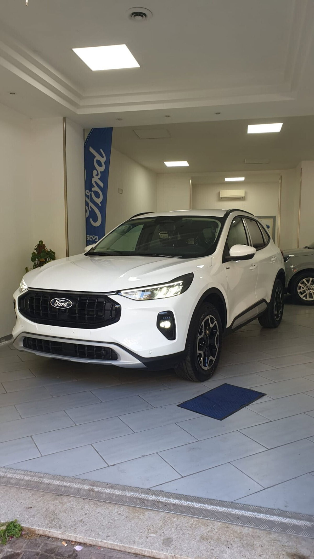Ford Kuga 2.5 Full Hybrid 190 CV CVT 2WD ST-Line Design (2)