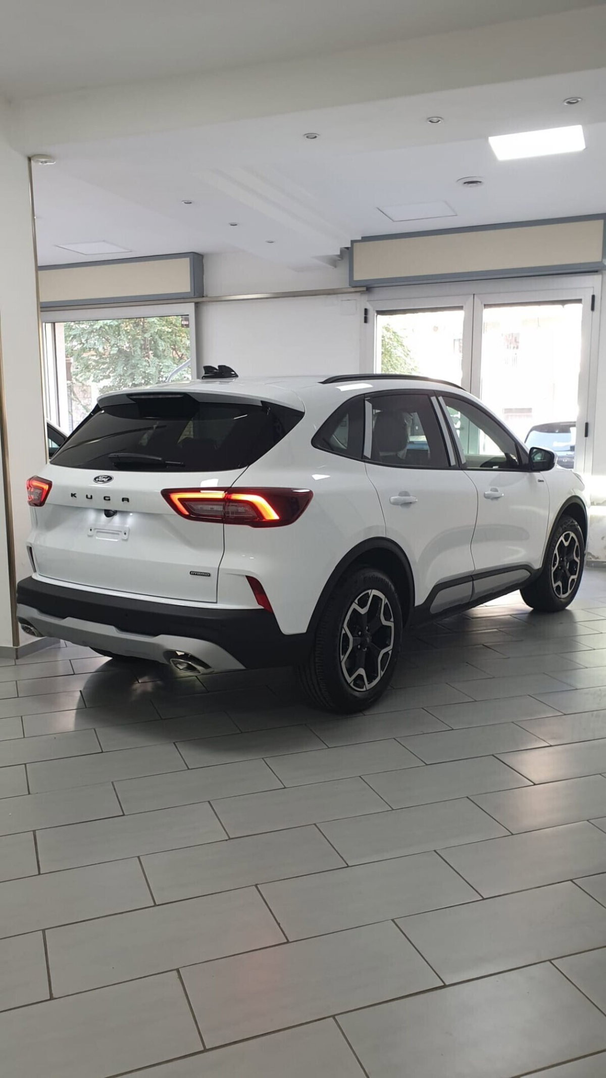Ford Kuga 2.5 Full Hybrid 190 CV CVT 2WD ST-Line Design (4)