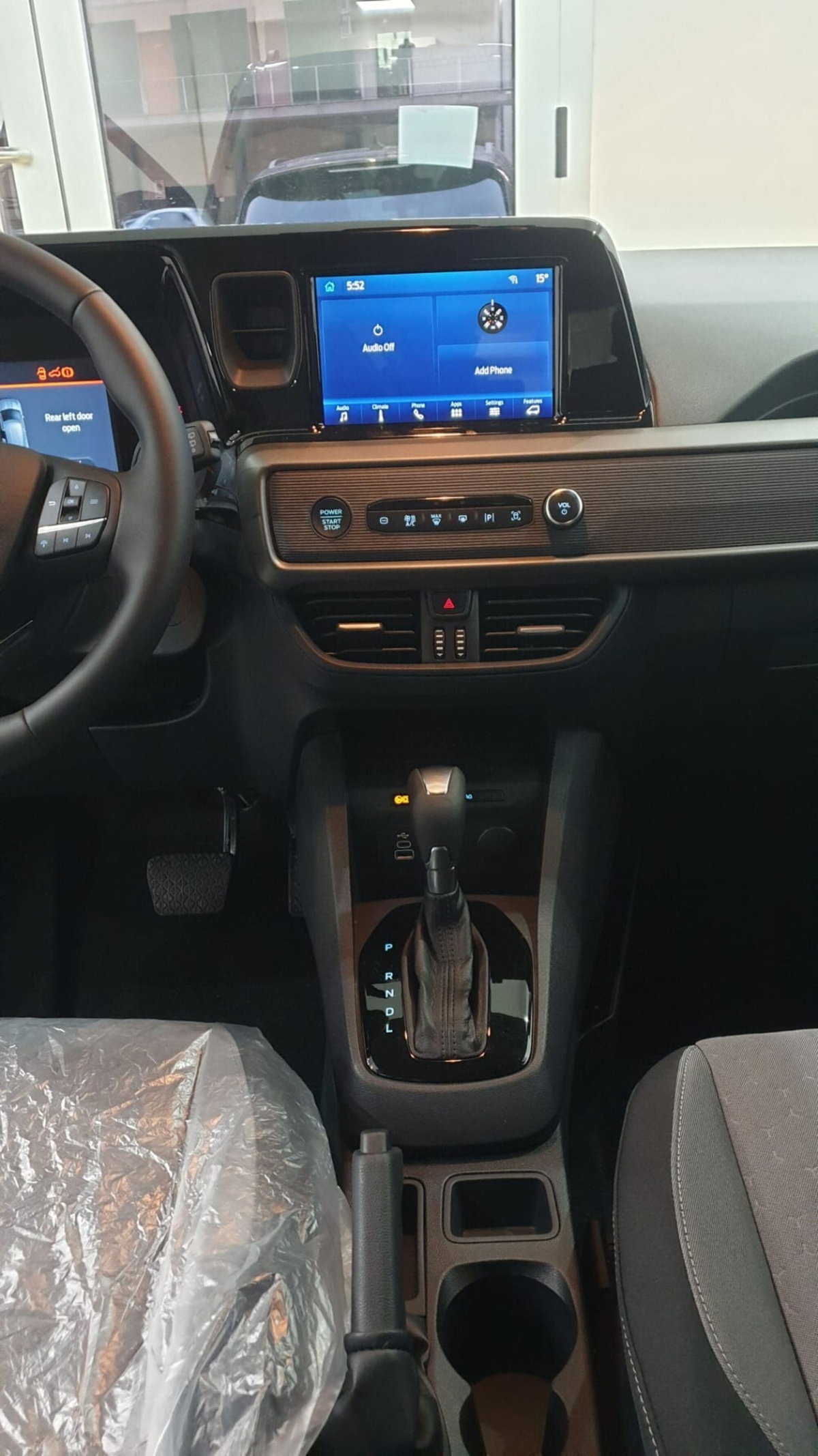Ford Tourneo Courier 1.0 EcoBoost 100 CV Titanium (12)