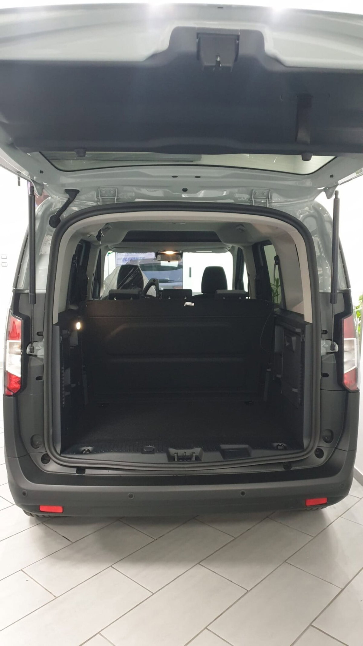 Ford Tourneo Courier 1.0 EcoBoost 100 CV Titanium (17)