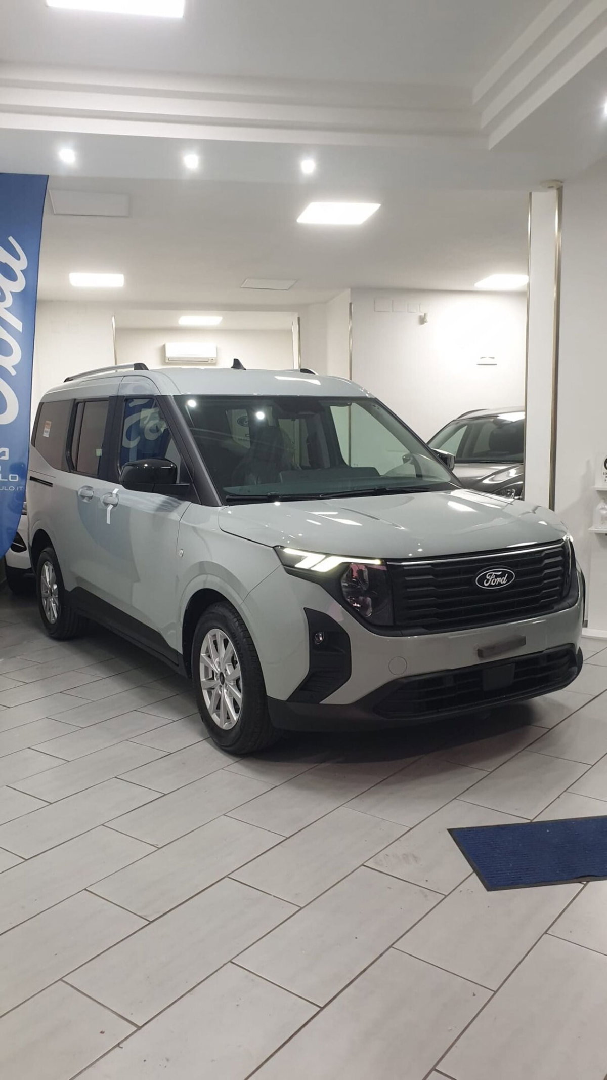 Ford Tourneo Courier 1.0 EcoBoost 100 CV Titanium