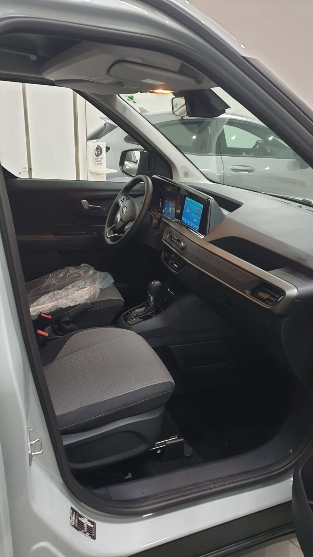 Ford Tourneo Courier 1.0 EcoBoost 100 CV Titanium (9)