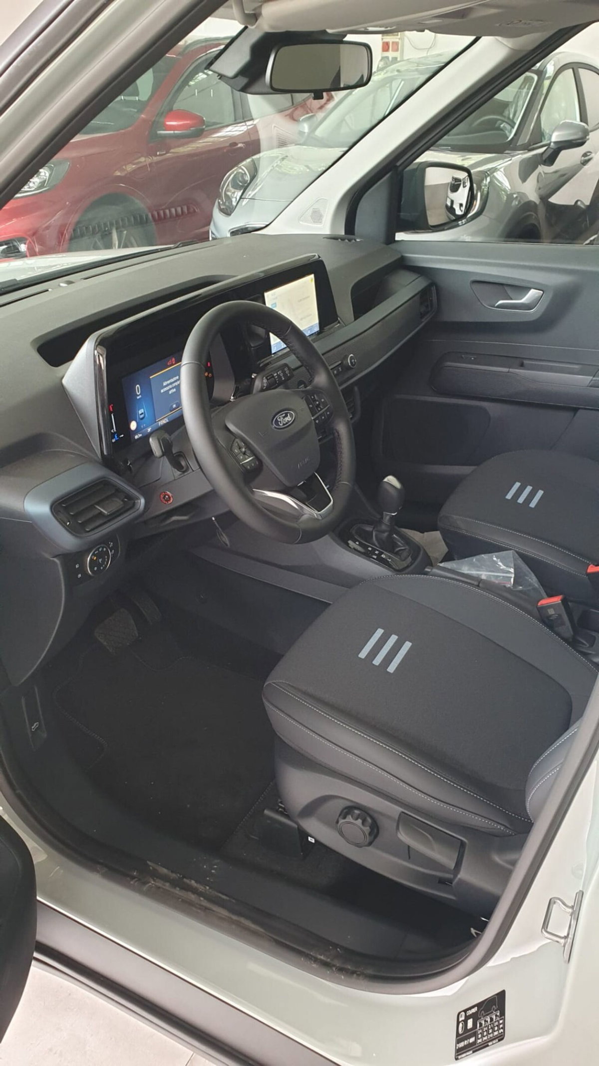 Ford Tourneo Courier 1.0 EcoBoost 100 CV Plus (10)