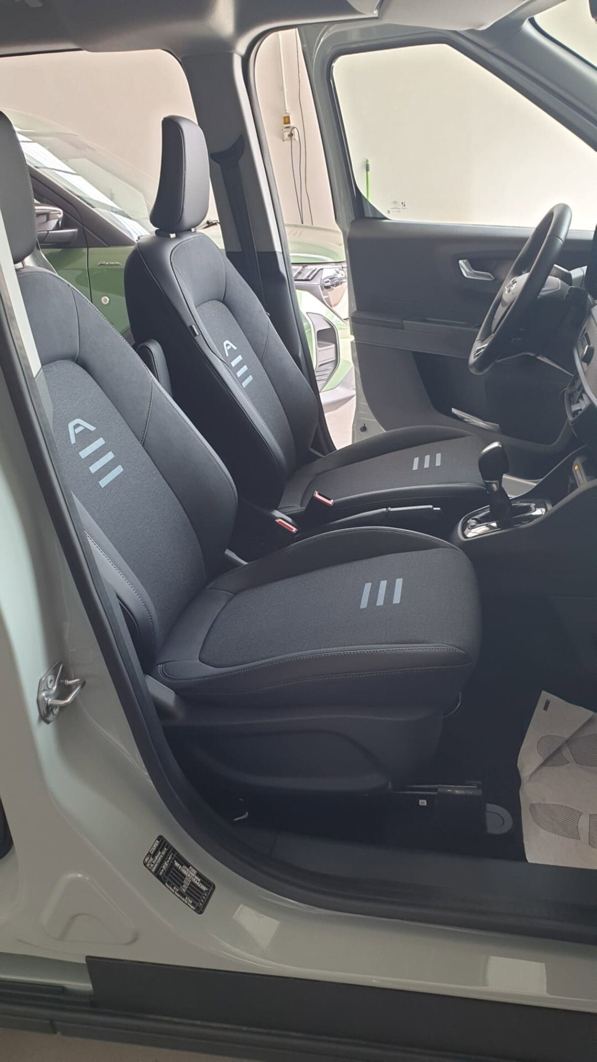 Ford Tourneo Courier 1.0 EcoBoost 100 CV Plus (11)