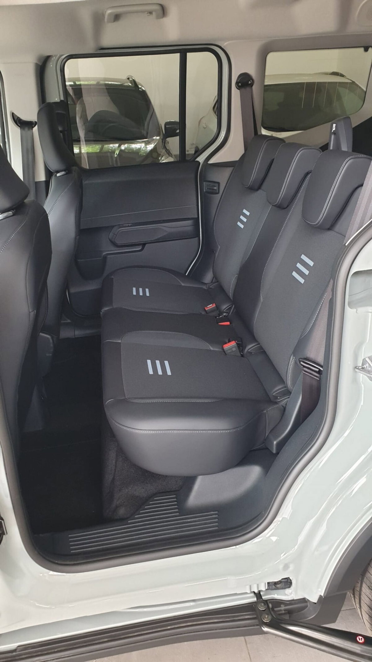 Ford Tourneo Courier 1.0 EcoBoost 100 CV Plus (13)
