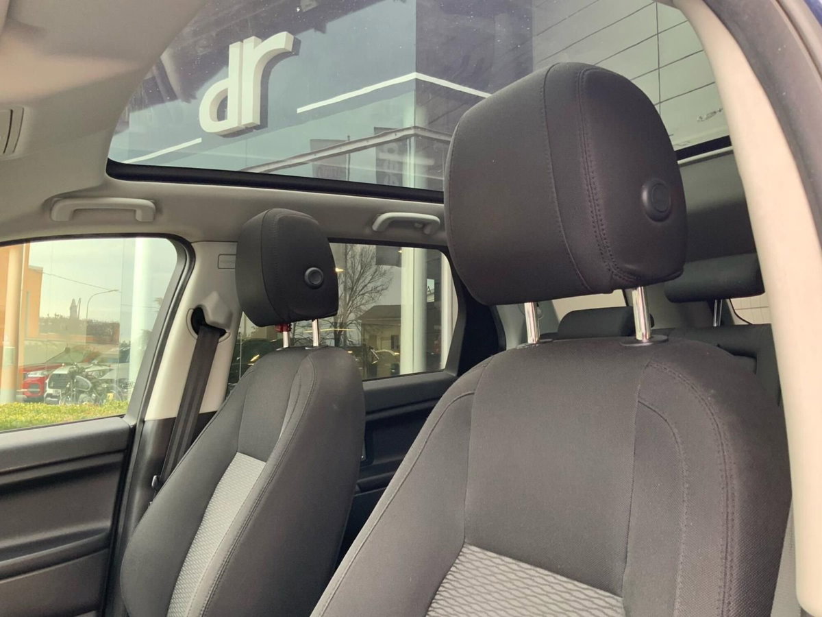 Land Rover Discovery Sport 2.0 TD4 150 CV SE (12)