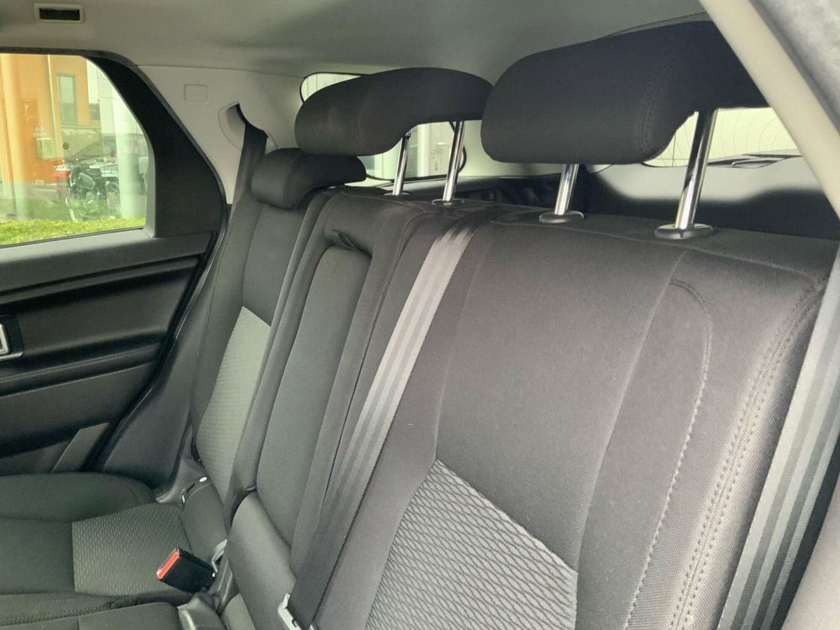 Land Rover Discovery Sport 2.0 TD4 150 CV SE (15)