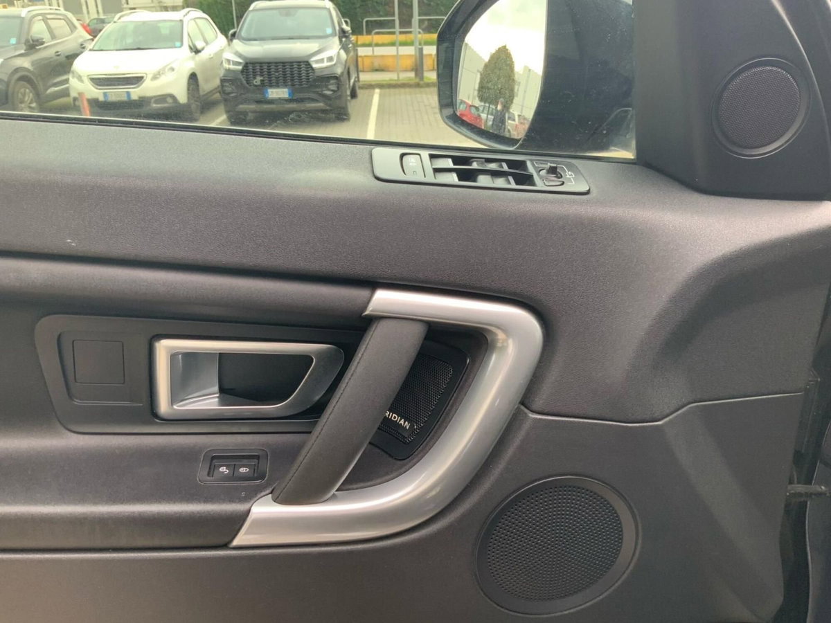 Land Rover Discovery Sport 2.0 TD4 150 CV SE (16)