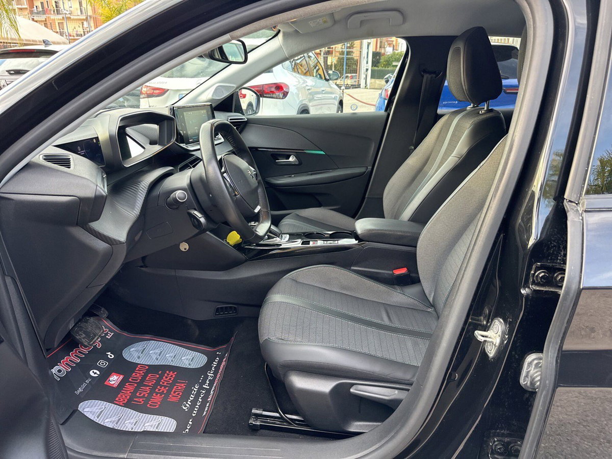 Peugeot 208 50 kWh Allure (10)