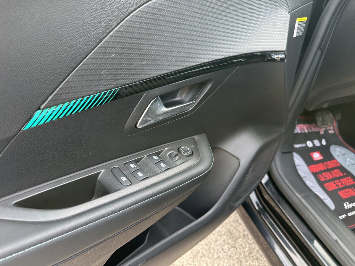 Peugeot 208 50 kWh Allure (11)
