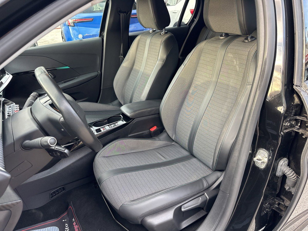 Peugeot 208 50 kWh Allure (12)