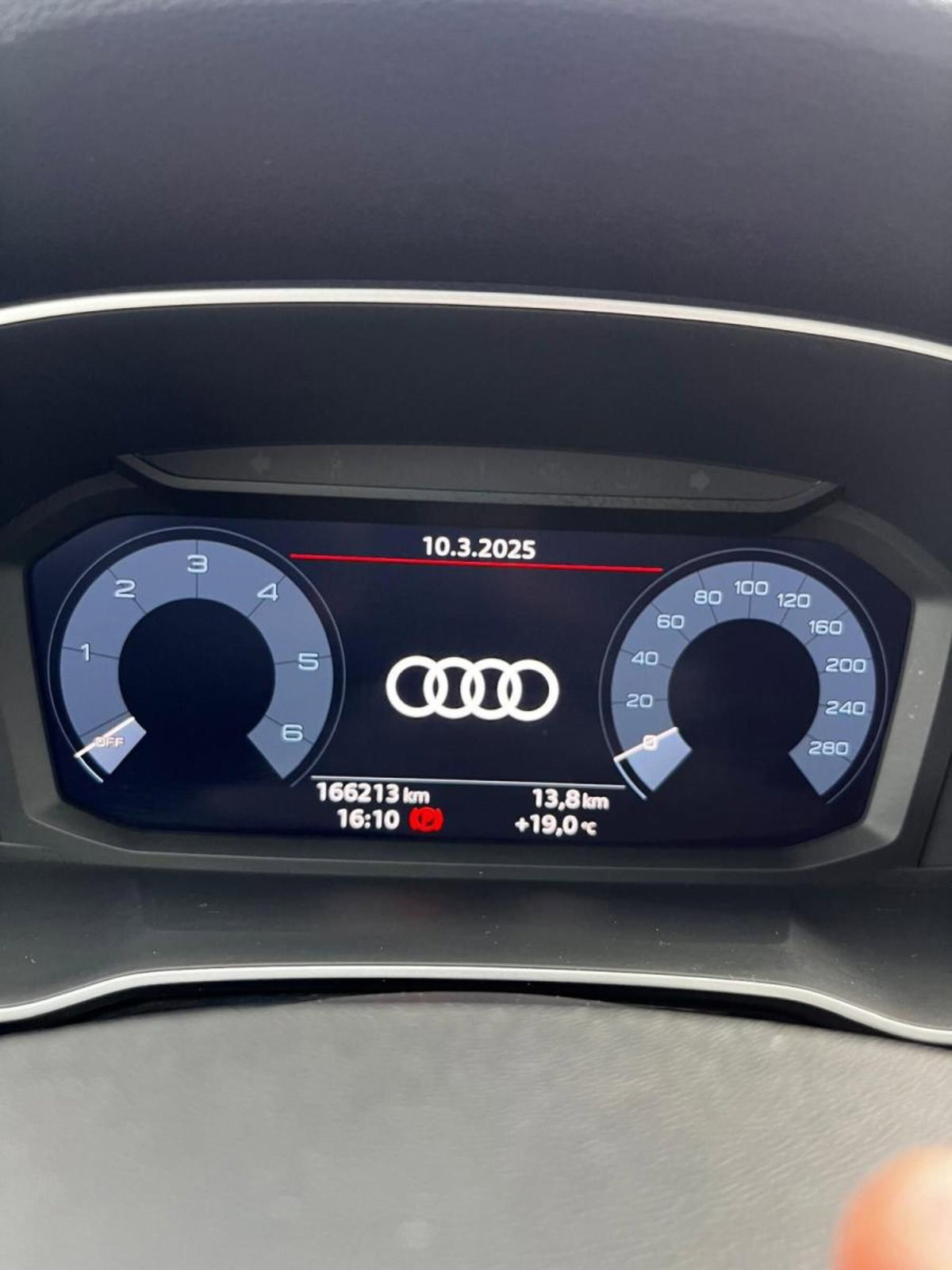 Audi Q3 2.0 TDI 150 CV (10)