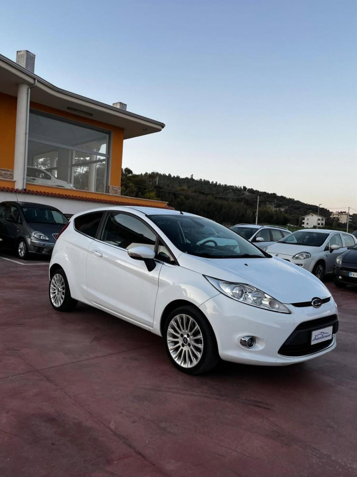 Ford Fiesta 1.4 TDCi 70CV 3 porte Titanium (4)
