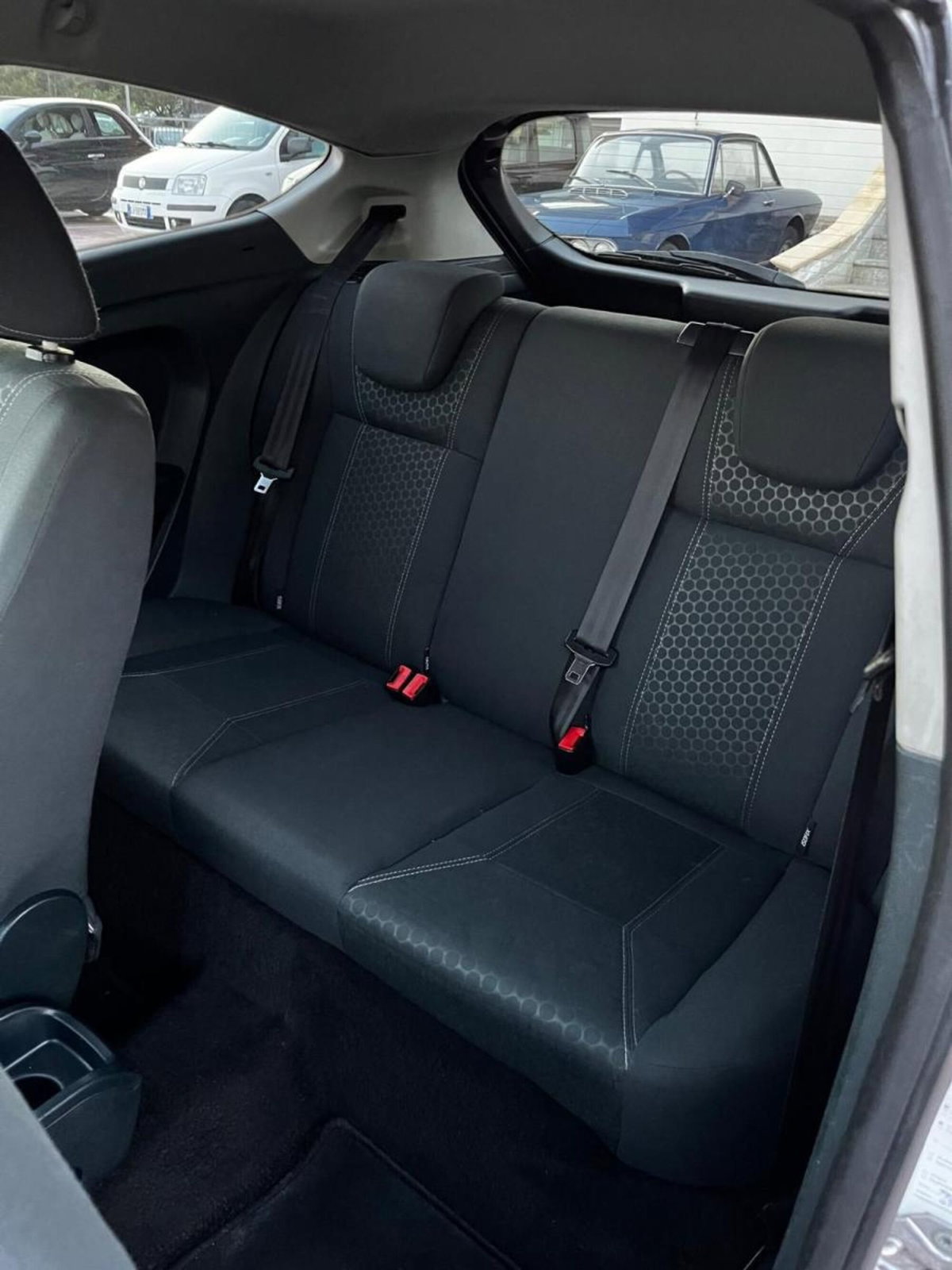 Ford Fiesta 1.4 TDCi 70CV 3 porte Titanium (6)
