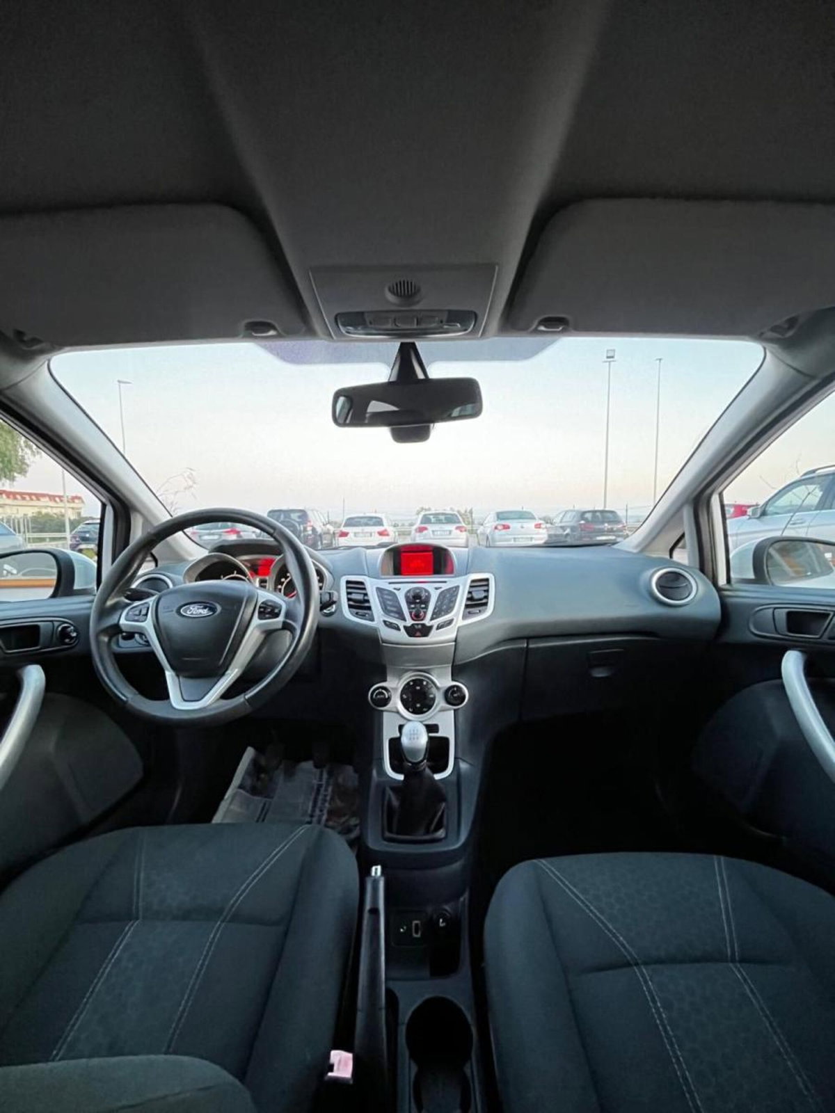 Ford Fiesta 1.4 TDCi 70CV 3 porte Titanium (8)