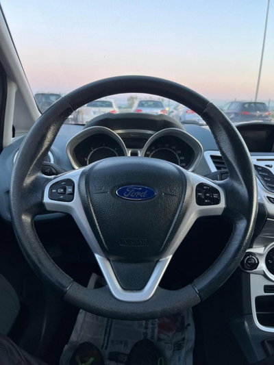 Ford Fiesta 1.4 TDCi 70CV 3 porte Titanium (9)