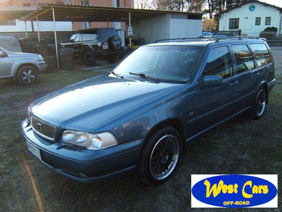 Volvo V70 2.0i turbo 20V cat T-5 AWD (2)