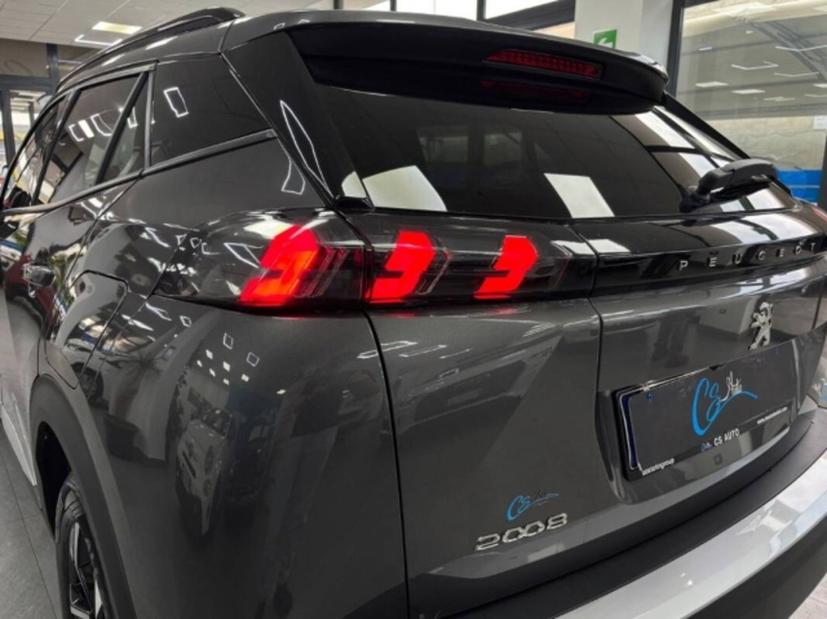 Peugeot 2008 BlueHDi 130 S&S EAT8 Allure Pack (10)