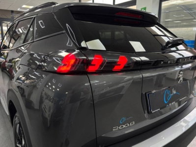 Peugeot 2008 BlueHDi 130 S&S EAT8 Allure Pack (10)