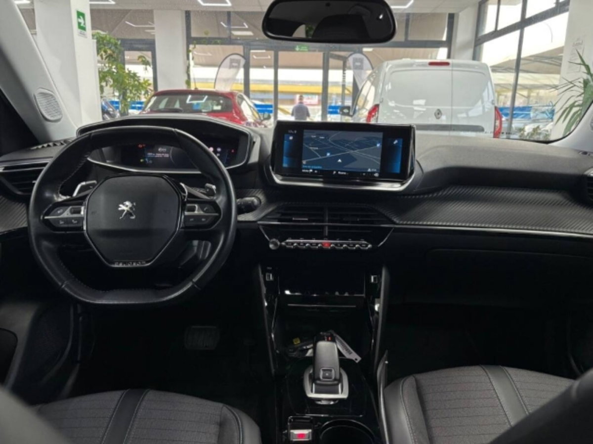 Peugeot 2008 BlueHDi 130 S&S EAT8 Allure Pack (14)