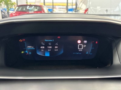 Peugeot 2008 BlueHDi 130 S&S EAT8 Allure Pack (16)
