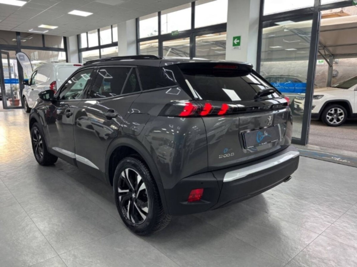 Peugeot 2008 BlueHDi 130 S&S EAT8 Allure Pack (4)
