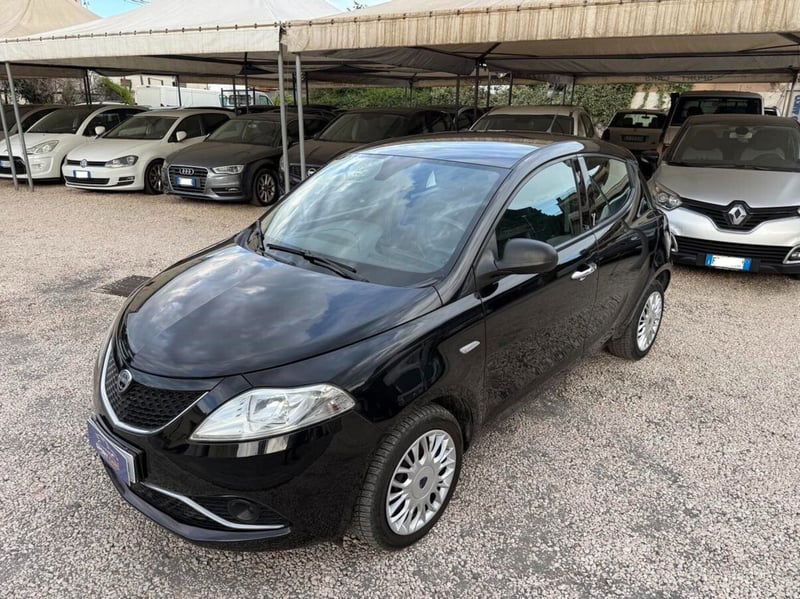 Lancia Ypsilon 1.2 69 CV 5 porte Gold