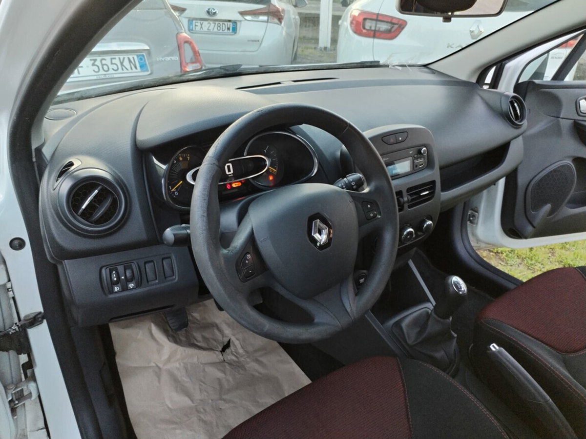 Renault Clio Sporter 1.2 75CV Wave (12)