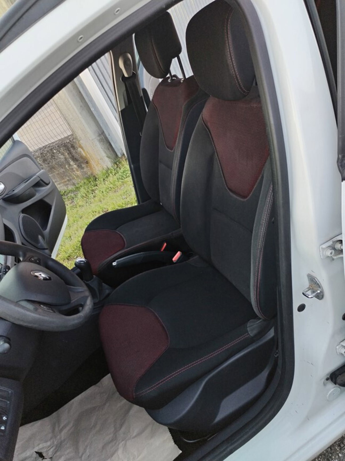 Renault Clio Sporter 1.2 75CV Wave (16)