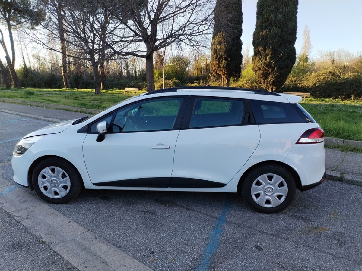 Renault Clio Sporter 1.2 75CV Wave (2)