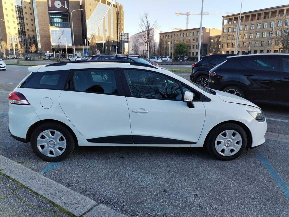 Renault Clio Sporter 1.2 75CV Wave (6)