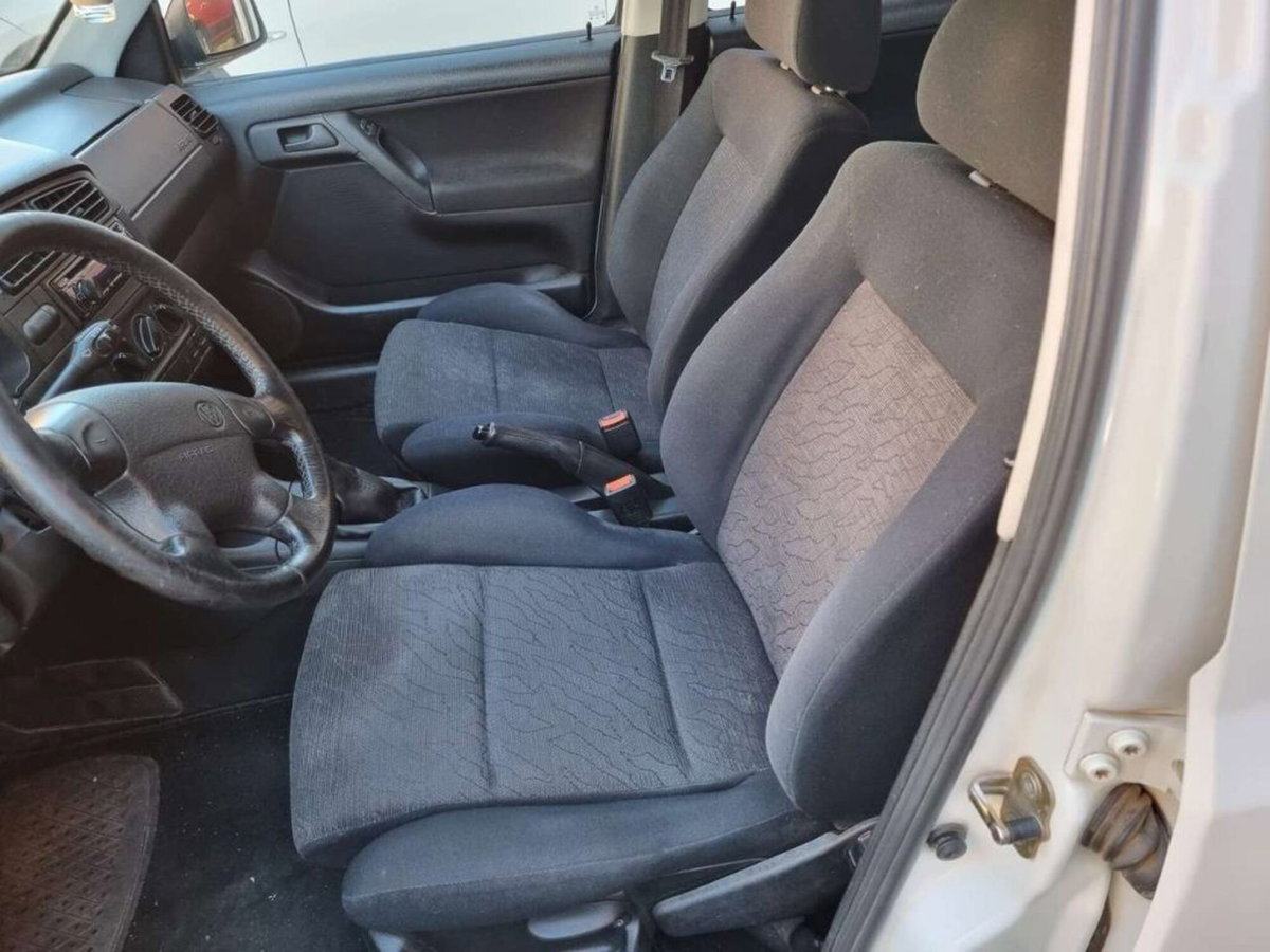 Volkswagen Golf 2.8 VR6 cat 5 porte (16)