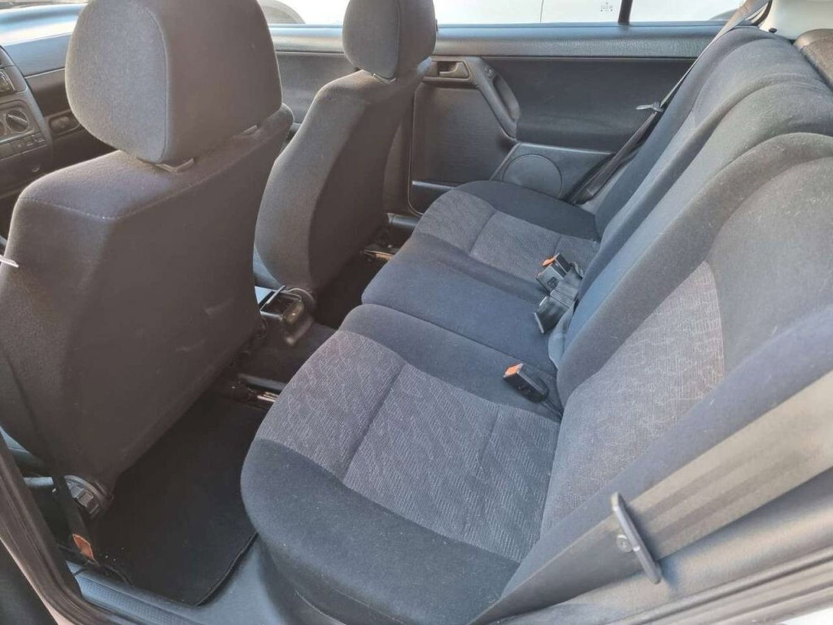 Volkswagen Golf 2.8 VR6 cat 5 porte (17)