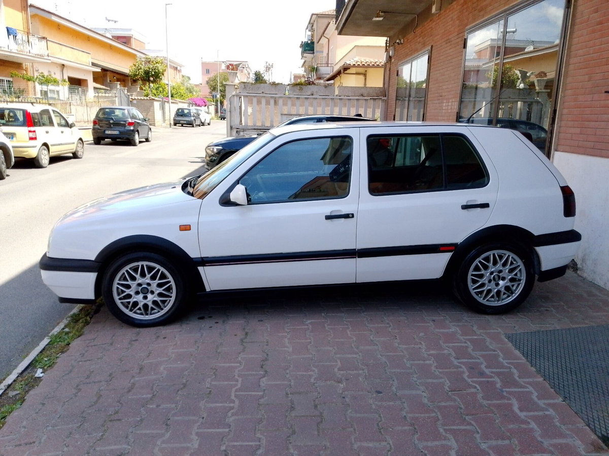 Volkswagen Golf 2.8 VR6 cat 5 porte (2)