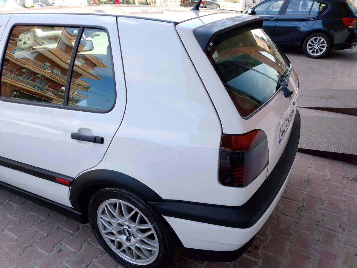 Volkswagen Golf 2.8 VR6 cat 5 porte (5)