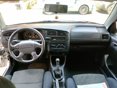 Volkswagen Golf 2.8 VR6 cat 5 porte (9)