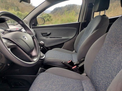Lancia Ypsilon 1.0 FireFly 5 porte S&S Hybrid Silver Plus (10)
