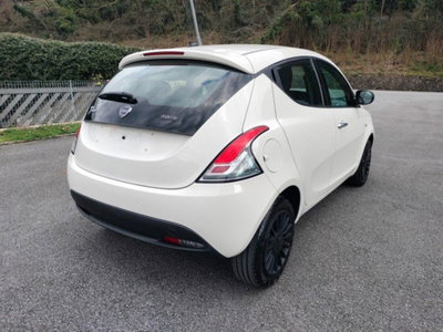 Lancia Ypsilon 1.0 FireFly 5 porte S&S Hybrid Silver Plus (6)