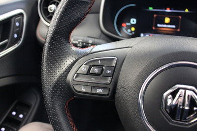 Mg ZS ZS 1.5 Luxury (12)