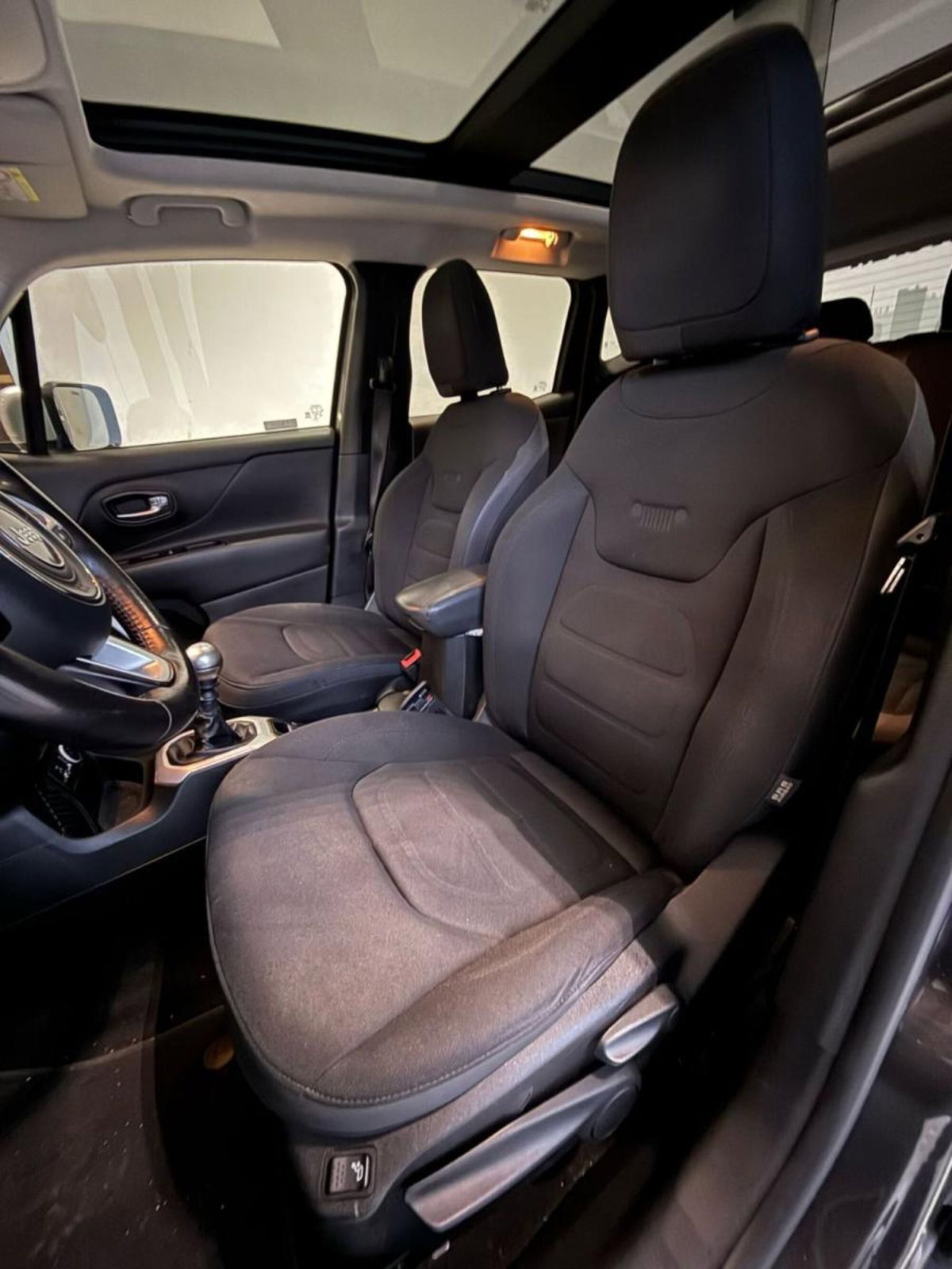 Jeep Renegade 1.6 Mjt 120 CV Limited (9)