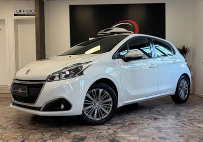 Peugeot 208 82 5 porte Allure  usata
