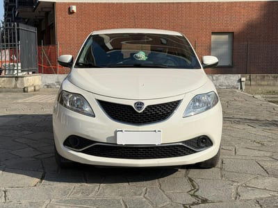Lancia Ypsilon 1.2 69 CV 5 porte GPL Ecochic Silver usata