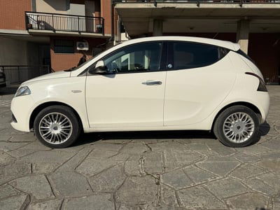 Lancia Ypsilon 1.2 69 CV 5 porte GPL Ecochic Silver usata