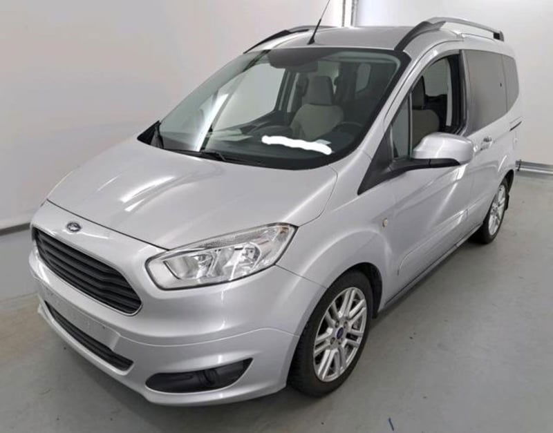Ford Tourneo Courier 1.5 TDCI 95 CV Titanium
